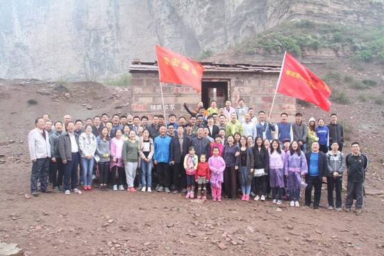 必威手机在线登录成功举行军事素质拓展训练